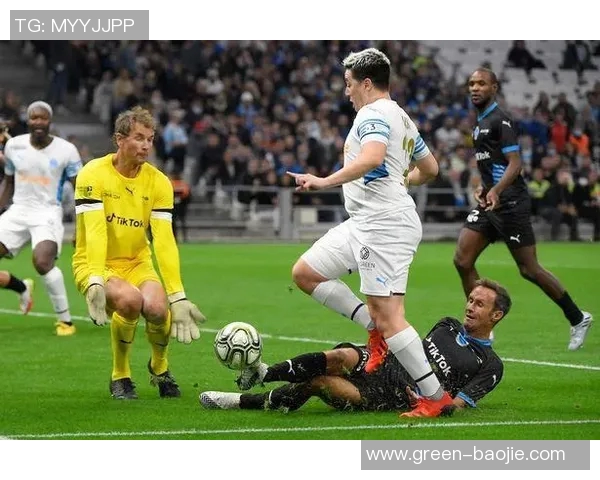 足球明星贝尔是否已经宣布退役消息引发球迷热议