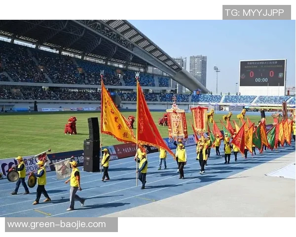 足球明星盛装亮相时刻展现风采与魅力的精彩瞬间 足球明星盛装亮相时刻展现风采与魅力的精彩瞬间